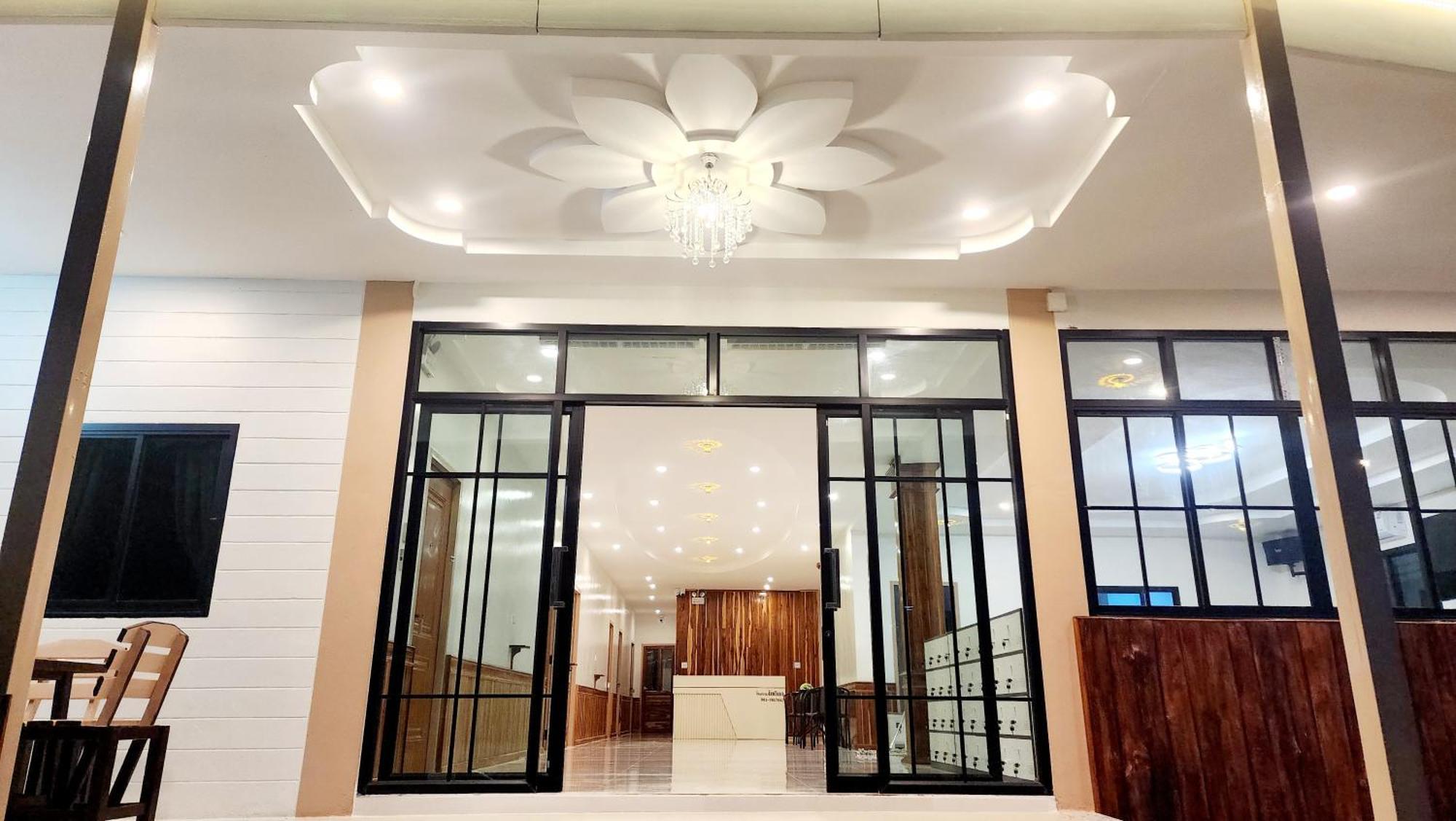 Chotika Hotel โรงแรมโชติกา ณ เชียงคาน Екстериор снимка