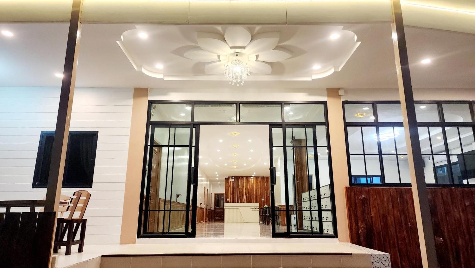 Chotika Hotel โรงแรมโชติกา ณ เชียงคาน Екстериор снимка